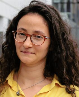 Headshof of Azul Zorzoli.