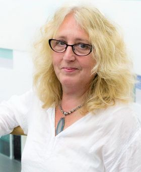 Headshot of Christine Edwards.