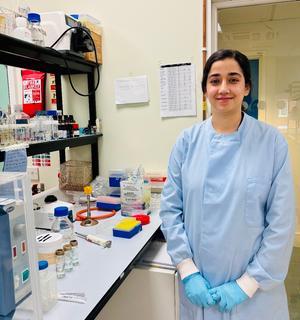 Narjis Aftab in a lab.