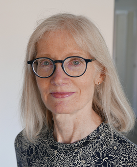 Headshot of Maggie Smith.